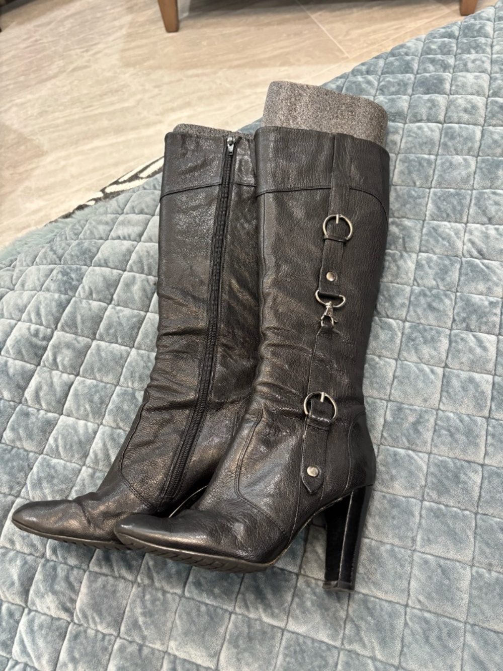 Adorable Vintage Charles David High Heeled Boots w/ silver buckles
